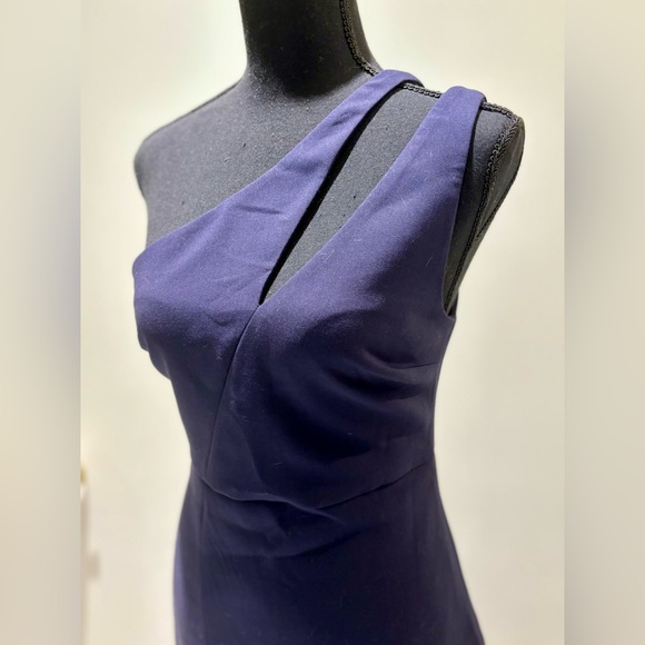 Likley navy gown - Picture 4 of 9